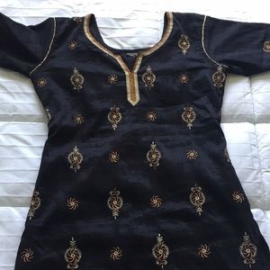 Black & Gold Indian Punjabi Salwar Kameez